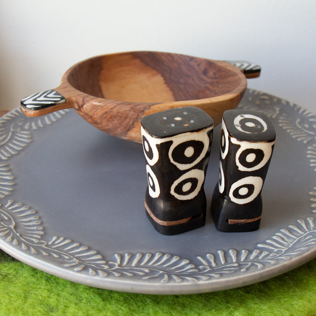 African Salt & Pepper Shakers Traditional Natural Bone & Batik Designs -Fair Trade- Kenya